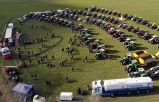 Politici en 150 trekkers op verkiezingsbijeenkomst Lievelde