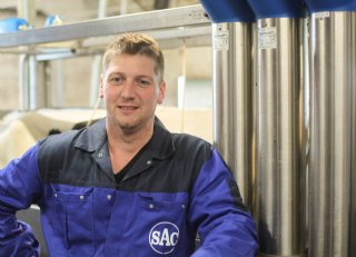 'Dubbelbox melkrobot op de voergang doet het supergoed'