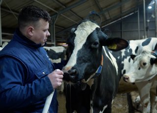 Jonge bedrijfsverzorger blij met variatie en verantwoordelijkheid